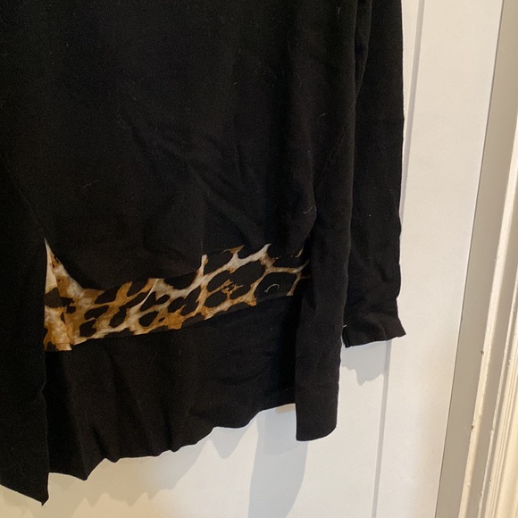 Black tunic with leopard detailing size XS - Picture 3 of 5